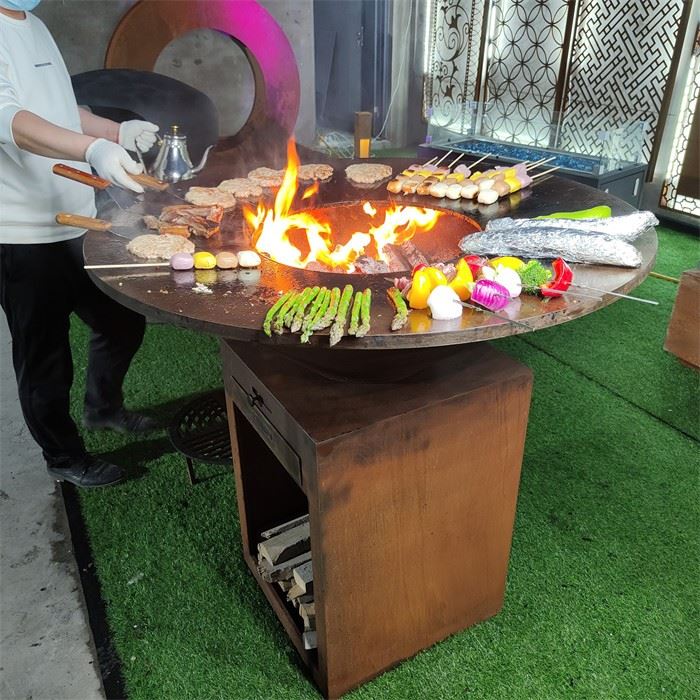 Panoramic Grilling Experience For Outdoor Aficionados Corten Steel BBQ Grill